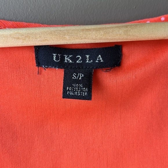UK2LA Coral Orange Polka Dot Flutter V Neckline Size Small - Picture 2 of 8